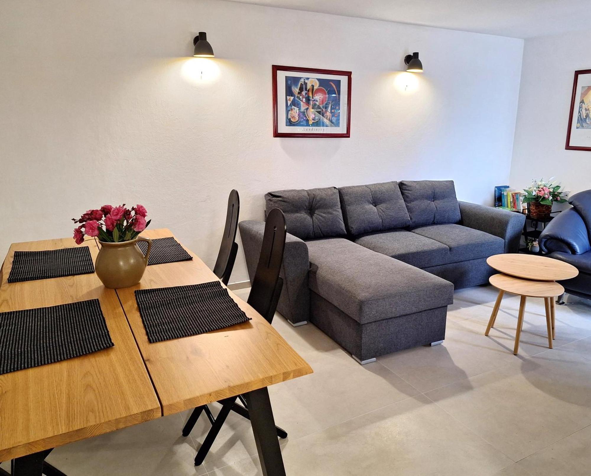 Apartman Ena By The Sea Prizba Ngoại thất bức ảnh